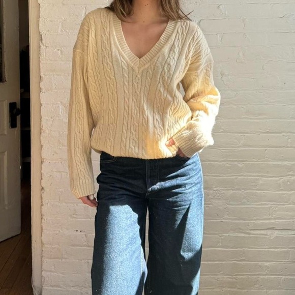 Vintage 90s / Y2K White Wool V-Neck Fisherman Sweater - Picture 1 of 8